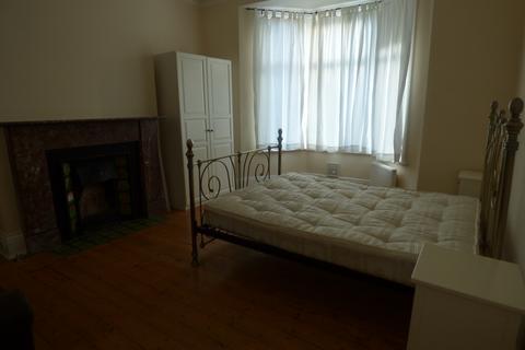 2 bedroom flat to rent, Rothbury Terrace, Heaton