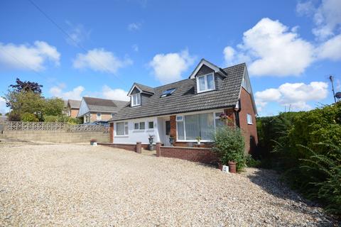 4 bedroom detached house for sale, Sutherland Avenue, Broadstone BH18