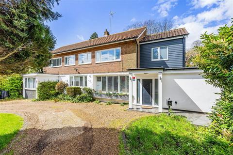 4 bedroom detached house for sale, Harestone Valley Road, Caterham CR3