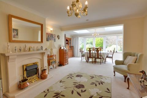 11 Yew Tree Road, Charlwood, Horley, RH6 0DE