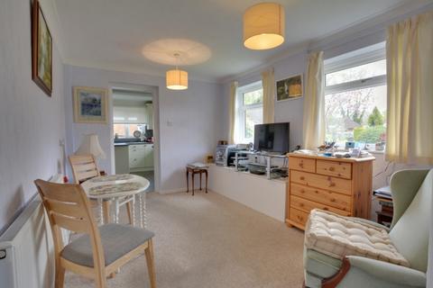 11 Yew Tree Road, Charlwood, Horley, RH6 0DE