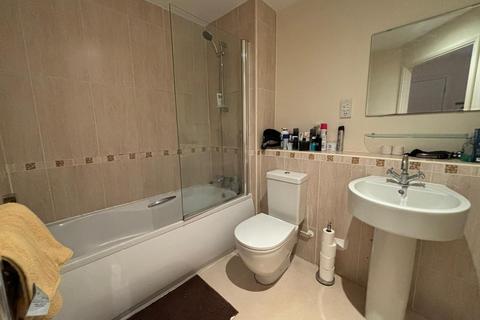 2 bedroom apartment to rent, Vista Heights, Solihull B90