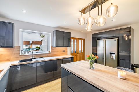 37 Clattowoods Drive, Dundee, DD3 9SF