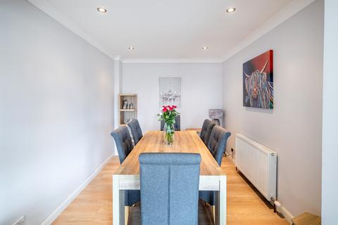 37 Clattowoods Drive, Dundee, DD3 9SF