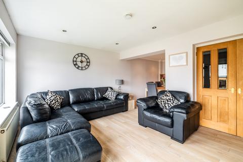 37 Clattowoods Drive, Dundee, DD3 9SF