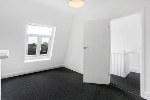 3 bedroom maisonette for sale, Ferndale Road, Brixton SW9
