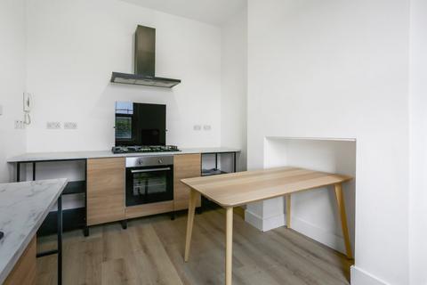 3 bedroom maisonette for sale, Ferndale Road, Brixton SW9