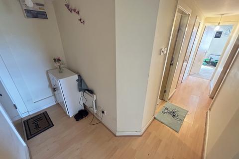 2 bedroom apartment for sale, Highclere Avenue, Salford M7