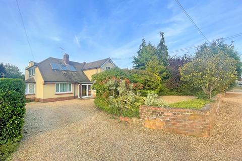61 Feering Hill, Feering, Colchester, CO5 9PY