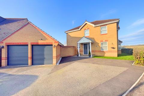 4 bedroom detached house for sale, Hawthorn Road, Tolleshunt Knights, Maldon, CM9