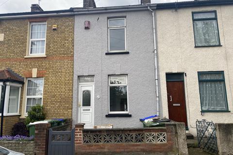 3 bedroom terraced house to rent, Crescent Road, Erith, Kent, DA8
