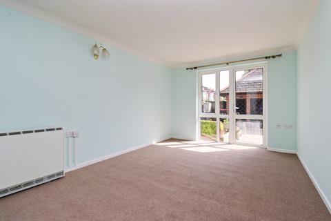 1 bedroom flat for sale, Oaklands Court Kings Road, Herne Bay, Kent