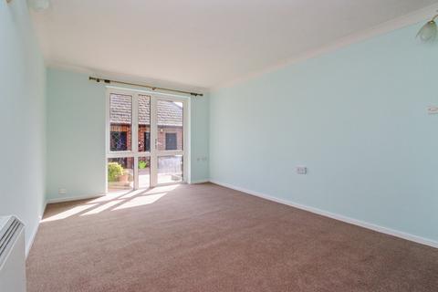 1 bedroom flat for sale, Oaklands Court Kings Road, Herne Bay, Kent