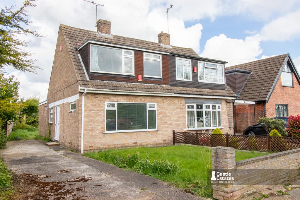 3 bedroom Semi Detached house for sales