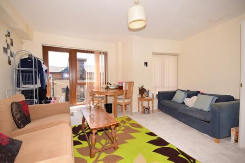 2 bedroom apartment to rent, Commonwealth Drive, Crawley, RH10