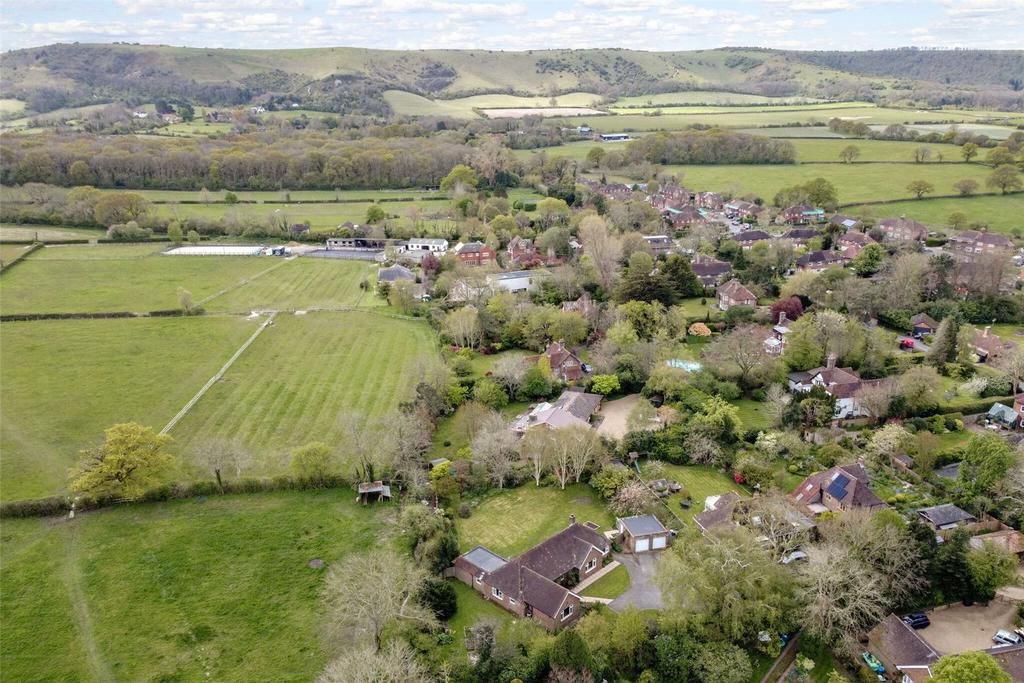 Beacon Road, Ditchling, Hassocks, BN6 3 bed bungalow for sale £1,325,000