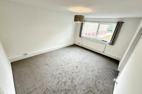 2 bedroom flat to rent, Brooklands Road, Sale, Greater Manchester, M33