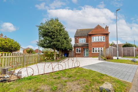 4 bedroom detached house for sale, Saxon Road, Pakefield