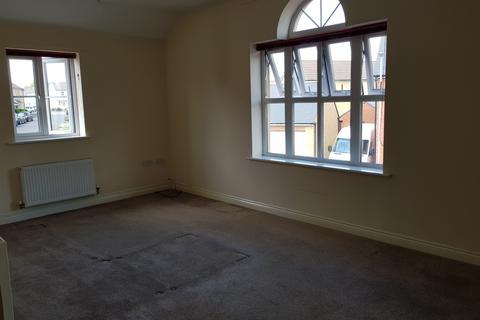 2 bedroom flat to rent, Kingswood Road, Crewkerne, Somerset, TA18