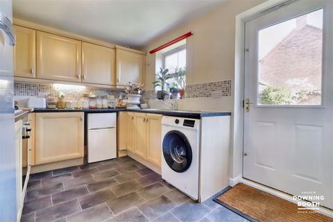8 Thropp Close, Lichfield, WS13 8FP