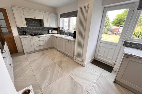18 Wayside Gardens, Willenhall, WV12 4BW