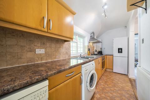 2 bedroom apartment for sale, Frithwood Avenue, Northwood
