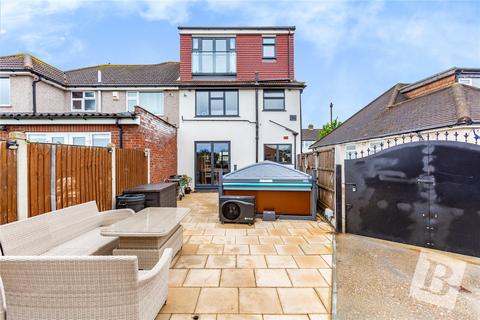 221 Warren Drive, Hornchurch, RM12 4PL