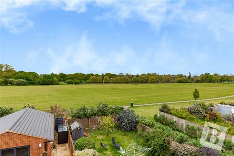 221 Warren Drive, Hornchurch, RM12 4PL