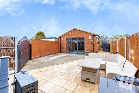 221 Warren Drive, Hornchurch, RM12 4PL