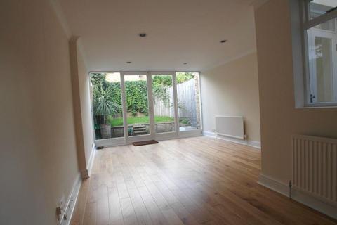 3 bedroom house to rent, Derby Road, East Sheen