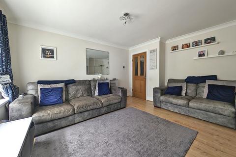 32 Cawthorne Close, Sheffield, S8 0NA