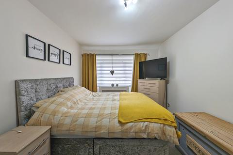 32 Cawthorne Close, Sheffield, S8 0NA