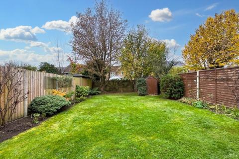 4 bedroom detached house for sale, Admiral Way, Surrey GU7