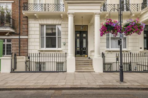 3 bedroom flat to rent, Gloucester Square, Hyde Park, London