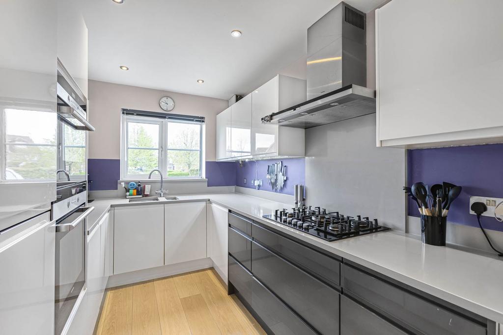 Campion Road, Hatfield 3 bed end of terrace house for sale £500,000