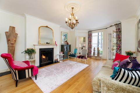 2 bedroom ground floor flat for sale, Russell Road London W14