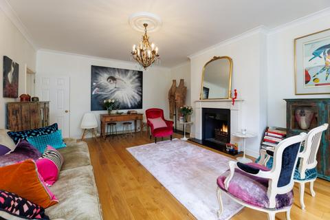 2 bedroom ground floor flat for sale, Russell Road London W14