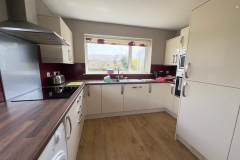 4 bedroom semi-detached house for sale, Southway, Eldwick, Bingley, West Yorkshire