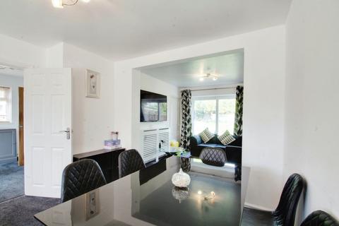 3 bedroom semi-detached house to rent, Pinewood Green, Iver Heath SL0