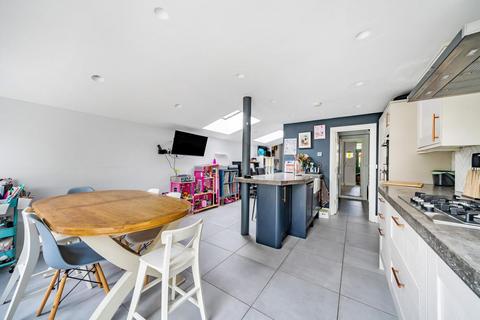 93 Ravenscroft Road, Beckenham, BR3 4TP