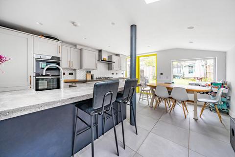 93 Ravenscroft Road, Beckenham, BR3 4TP