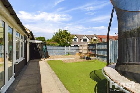 3 bedroom semi-detached house for sale, Colne Bank, Horton, Slough, Berkshire, SL3