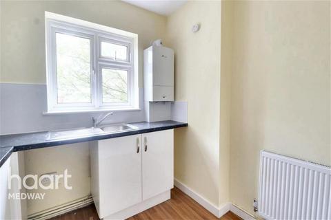 2 bedroom flat to rent, Cordelia Crescent, Rochester, ME1