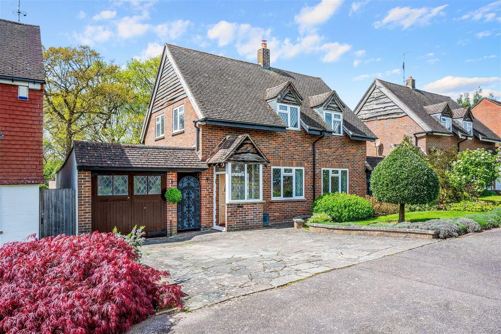Lagham Park, Godstone RH9 4 bed detached house for sale £700,000