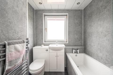 147 Broomhall Crescent, Edinburgh, EH12 7PJ
