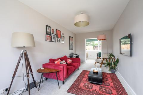 147 Broomhall Crescent, Edinburgh, EH12 7PJ