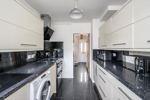 147 Broomhall Crescent, Edinburgh, EH12 7PJ