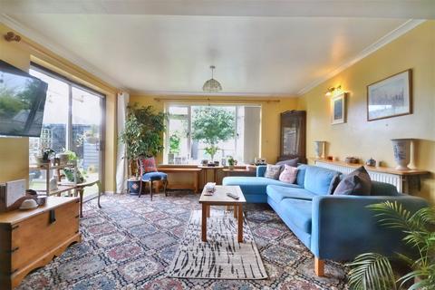 28 Castle Cross, Saffron Walden, CB10 2BY