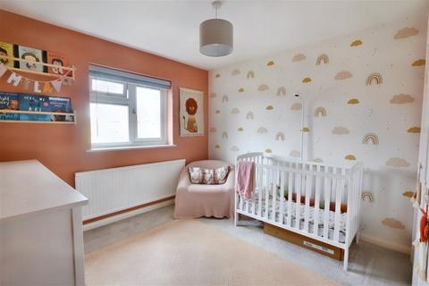 17 Dolphin Close, Linton, Cambridge, CB21 4XA
