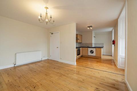 2 bedroom flat for sale, 20/1 The Square, Kelso TD5 7HH